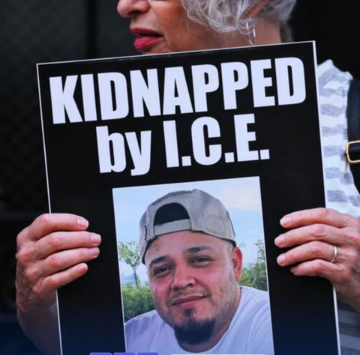 DEJAN EN LIBERTAD BAJO FIANZA AL SALVADOREÑO KILMAR ABREGO Y EL JUEZ FEDERAL BLOQUEA SU DEPORTACIÓN DE LOS ESTADOS UNIDOS