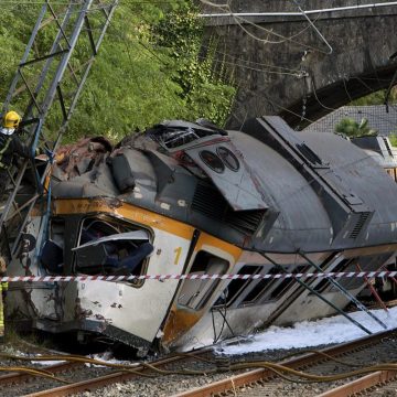 AL MENOS TRES MUERTOS Y DECENAS DE HERIDOS TRAS DESCARRILAMIENTO DE TREN EN ALEMANIA