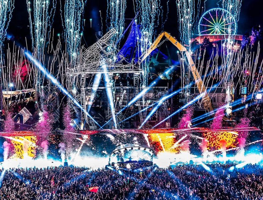 tumorrow 1 TOMORROWLAND INAUGURA SU EDICIÓN 2025 TRAS INCENDIO EN ESCENARIO PRINCIPAL