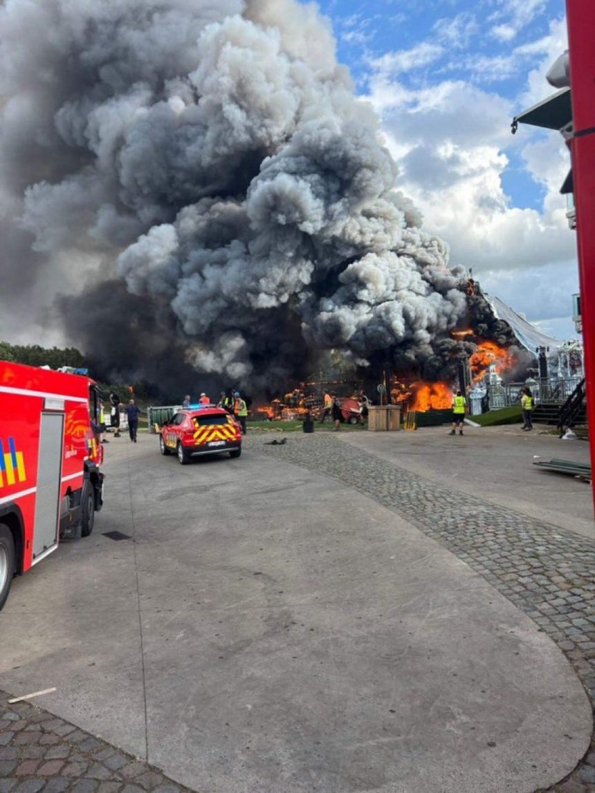 SE INCENDIA ESCENARIO PRINCIPAL DE TOMORROWLAND HORAS ANTES DE SU INAUGURACIÓN EN BÉLGICA