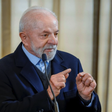 LULA DESAFÍA A TRUMP DESDE SU JARDÍN CON UN MENSAJE DE PAZ