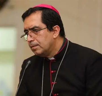 ARZOBISPO de el salvador PIDE CONSULTAR A LA POBLACIÓN ANTES DE REFORMAR LA CONSTITUCIÓN