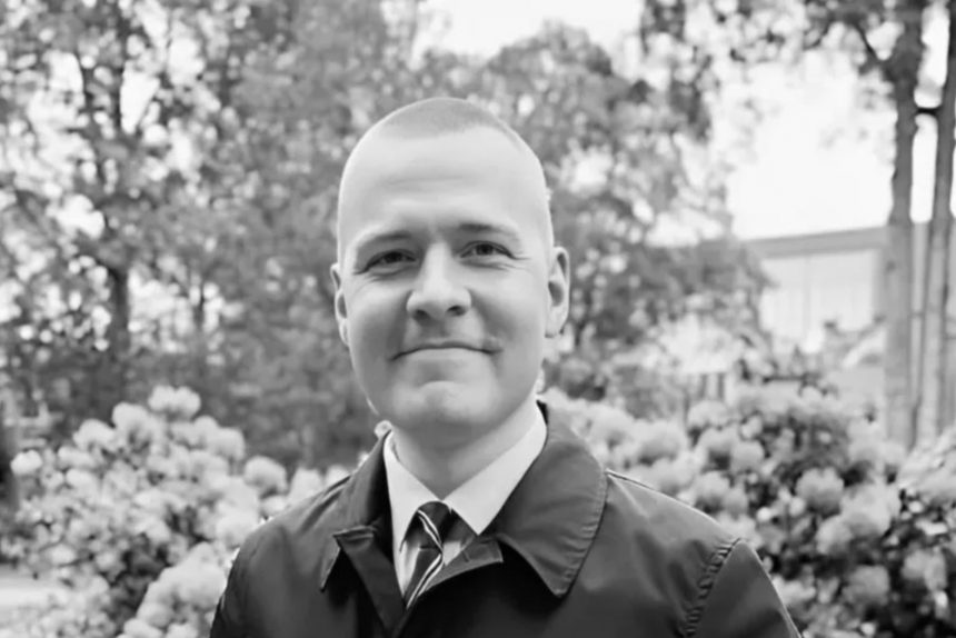 DIPUTADO FINLANDÉS DE 30 AÑOS MUERE EN EL PARLAMENTO; INVESTIGAN SUICIDIO PRESUNTO