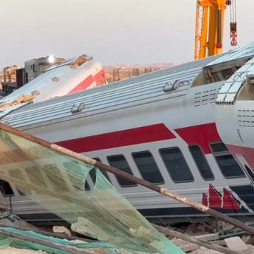 TREN DESCARRILA EN EGIPTO: TRES MUERTOS Y 94 HERIDOS