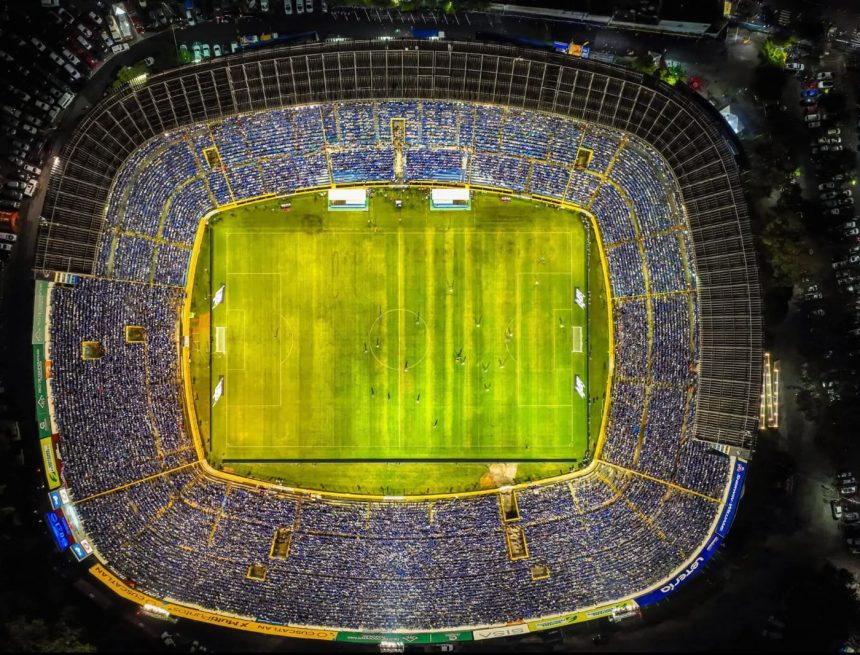 EL SALVADOR; FIFA SANCIONA A LA FESFUT CON MULTA DE $62,715 Y CIERRE PARCIAL DEL ESTADIO CUSCATLÁN