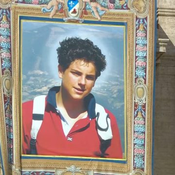 CARLO ACUTIS SE CONVIERTE EN EL PRIMER MILENIAL CANONIZADO POR EL PAPA LEÓN XIV