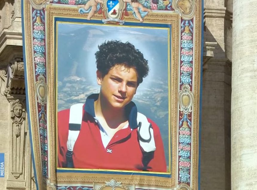 CARLO ACUTIS SE CONVIERTE EN EL PRIMER MILENIAL CANONIZADO POR EL PAPA LEÓN XIV