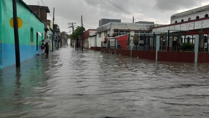 TORMENTA IMELDA DEJA MÁS DE 18,000 EVACUADOS E INUNDACIONES EN CUBA