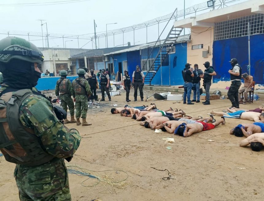 ENFRENTAMIENTO EN CÁRCEL DE ECUADOR DEJA 14 MUERTOS Y 14 HERIDOS