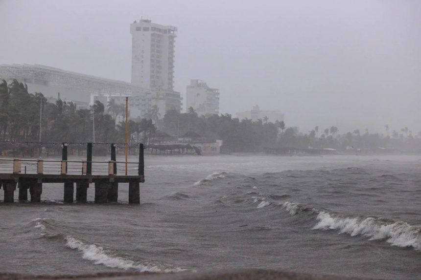 TORMENTA TROPICAL NARDA SE FORMA FRENTE A LAS COSTAS DEL PACÍFICO MEXICANO