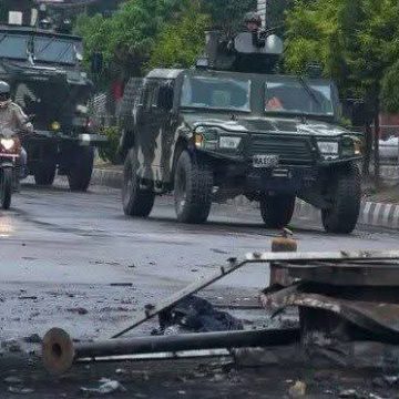 NEPAL DECRETA TOQUE DE QUEDA TRAS PROTESTAS NACIONALES