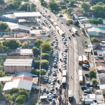 EL SALVADOR; MILES DE TURISTAS HONDUREÑOS INGRESAN A EL SALVADOR POR EL FERIADO DE LA SEMANA MORAZÁNICA