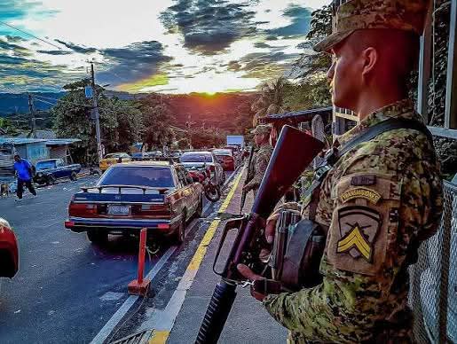 EL SALVADOR; GOBIERNO PRORROGA PARTICIPACIÓN DE LA FUERZA ARMADA EN SEGURIDAD PÚBLICA HASTA 2026