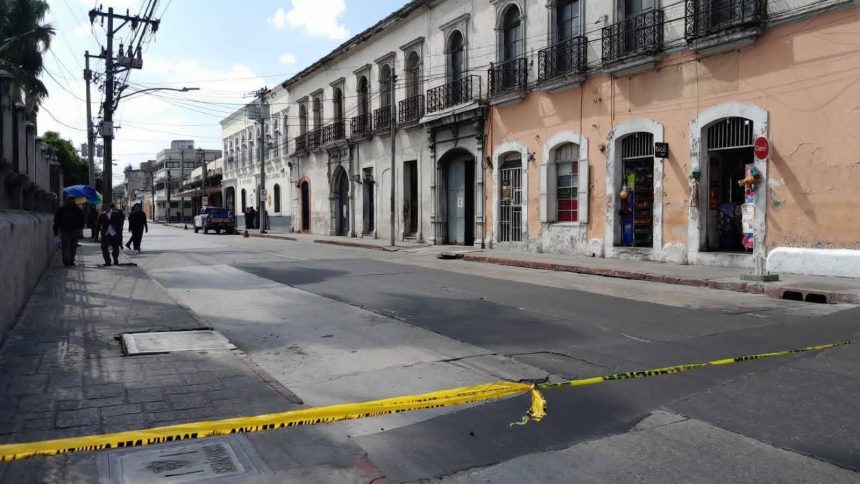 hospi 1 ATAQUE ARMADO CONTRA HOSPITAL DE LA PNC GENERA OPERATIVO DE SEGURIDAD EN GUATEMALA