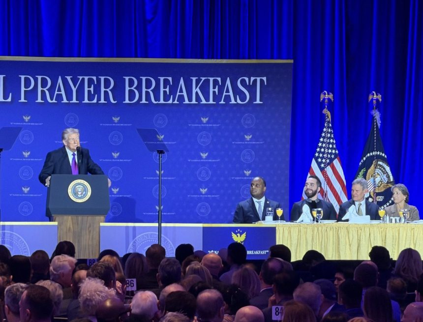 BUKELE PARTICIPA EN EL DESAYUNO NACIONAL DE ORACIÓN EN WASHINGTON Y RECIBE RESPALDO DE DONALD TRUMP