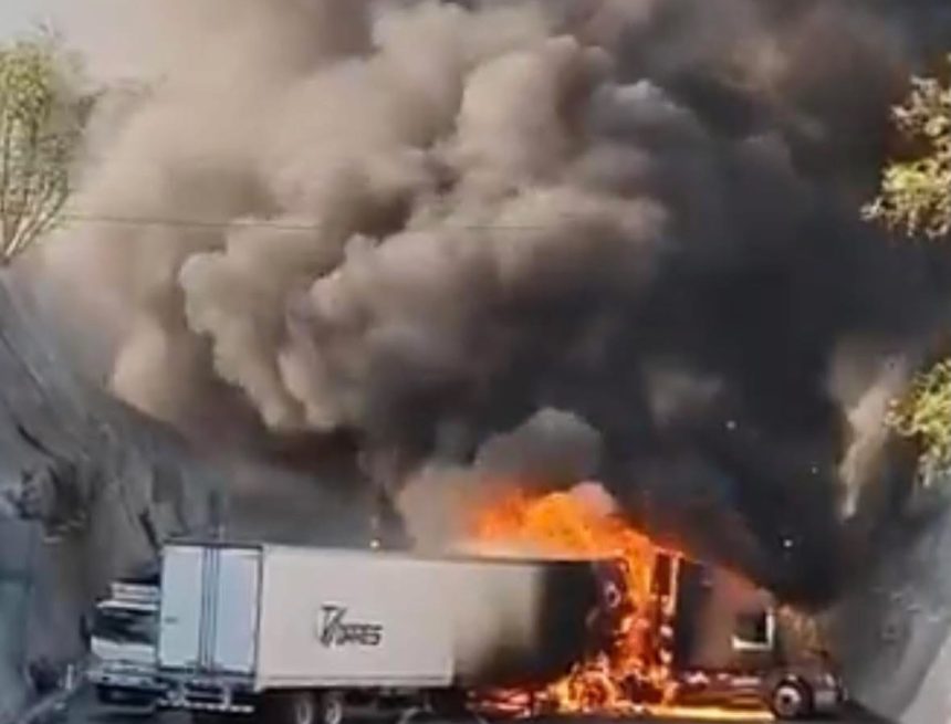 mexico MÉXICO;SECTOR TRANSPORTE REPORTA SEIS OPERADORES FALLECIDOS Y MÁS DE 200 UNIDADES INCENDIADAS EN JALISCO