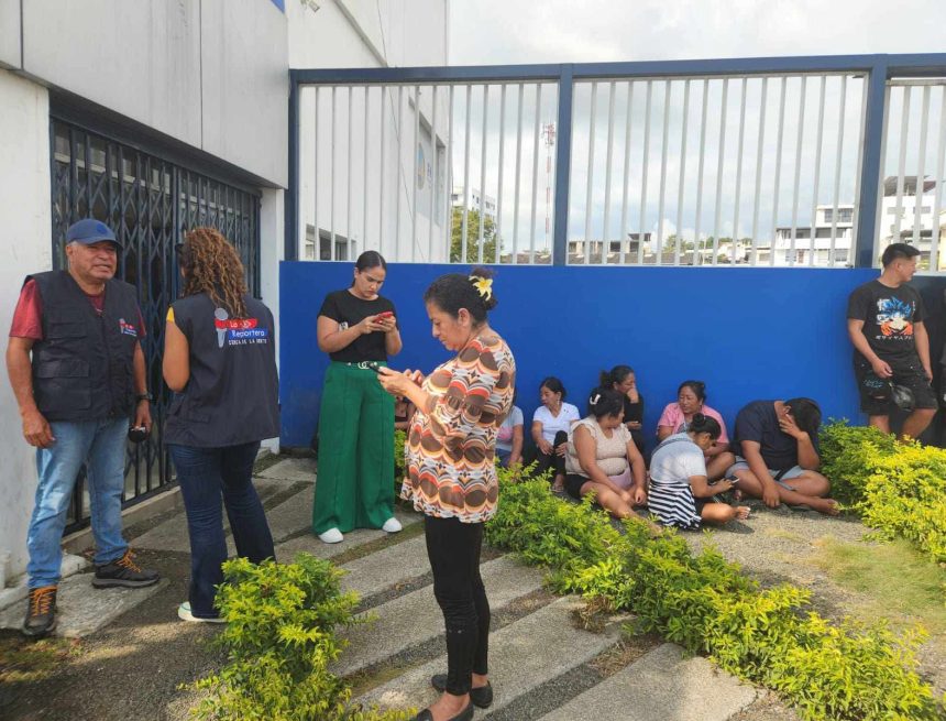 ECUA 1 MARINA SALVADOREÑA RESCATÓ A 16 NÁUFRAGOS ECUATORIANOS; FAMILIARES BUSCAN CONFIRMAR IDENTIDAD