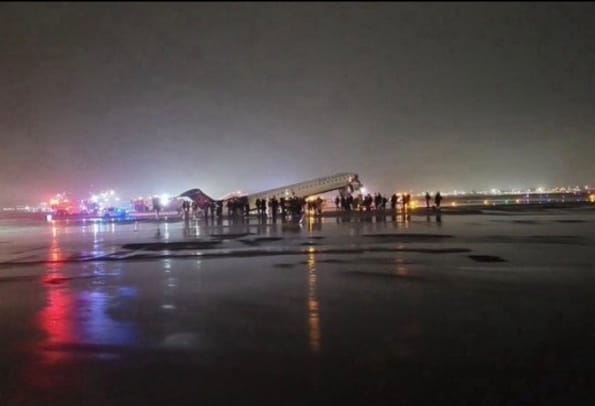 INCIDENTE EN AEROPUERTO LA GUARDIA DE NUEVA YORK DEJA VARIOS HERIDOS TRAS COLISIÓN EN PISTA