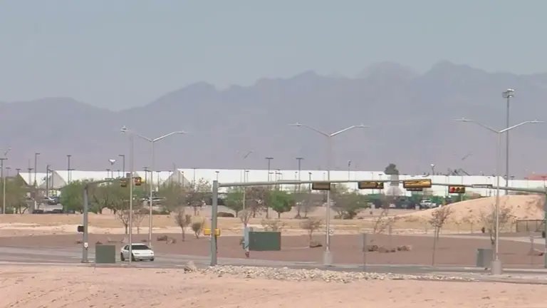 estados unidos DESMANTELARÁN EL MAYOR CENTRO DE DETENCIÓN PARA MIGRANTES EN EE. UU.