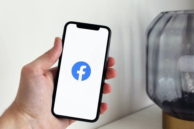 face FACEBOOK RESTABLECE SERVICIO TRAS BREVE CAÍDA EN ESTADOS UNIDOS