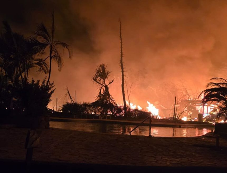 roa 1 INCENDIO CONSUME 36 HABITACIONES EN HOTEL DE ROATÁN, HONDURAS