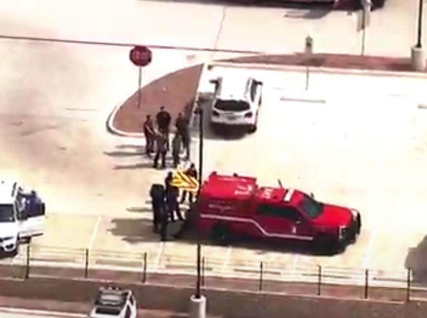 TIROTEO EN ESCUELA DE TEXAS DEJA UN ESTUDIANTE FALLECIDO Y UNA DOCENTE HERIDA