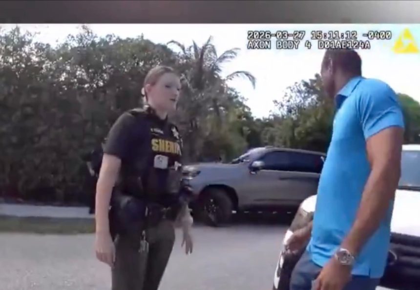 VIDEO REVELA QUE TIGER WOODS MIRABA SU TELÉFONO ANTES DE ACCIDENTE EN FLORIDA