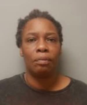 MUJER ES ARRESTADA POR QUEDARSE CON $20 MIL DEPOSITADOS POR ERROR EN ESTADOS UNIDOS