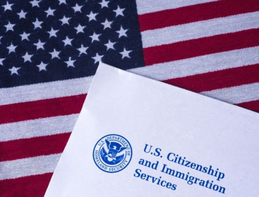 EE. UU. INICIA PROCESO PARA REVOCAR CIUDADANÍA A MÁS DE 350 PERSONAS NATURALIZADAS
