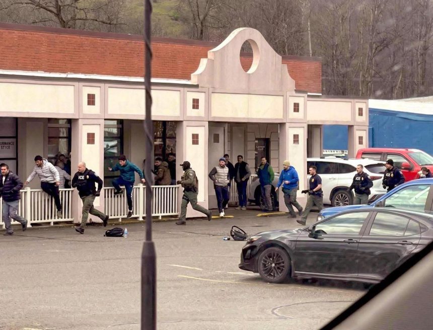 ice 234 ICE ARRESTA A 13 MIGRANTES CERCA DE CENTRO DE LICENCIAS DE CONDUCIR EN PENSILVANIA
