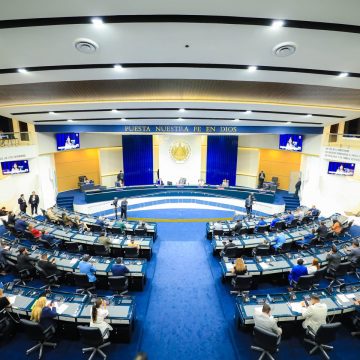 asam 1 APRUEBAN REFORMA CONSTITUCIONAL PARA QUE SALVADOREÑOS EN EL EXTERIOR ELIJAN DIPUTADOS PROPIOS