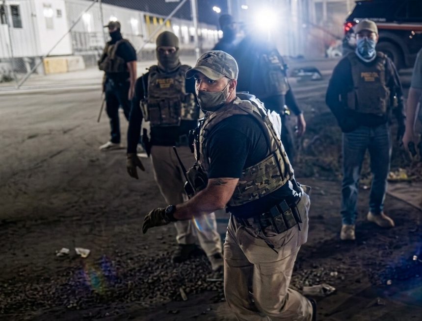 ARRESTAN A AGENTE DE ICE ACUSADO DE DISPARAR A MIGRANTE VENEZOLANO Y PRESENTAR UNA VERSIÓN FALSA DE LOS HECHOS