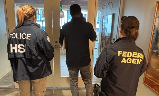 ice PROHÍBEN ARRESTOS DE ICE EN CORTES DE INMIGRACIÓN DE NUEVA YORK