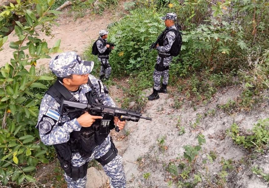 polis 1 EL SALVADOR; ENCUESTA CID GALLUP REFLEJA 98 % DE RESPALDO A LA GESTIÓN DE SEGURIDAD DEL GOBIERNO