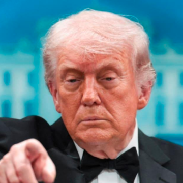 trump 1 TRUMP FIRMA DECRETO QUE ORDENA MAYOR VIGILANCIA SOBRE TRANSFERENCIAS (REMESAS) DE MIGRANTES