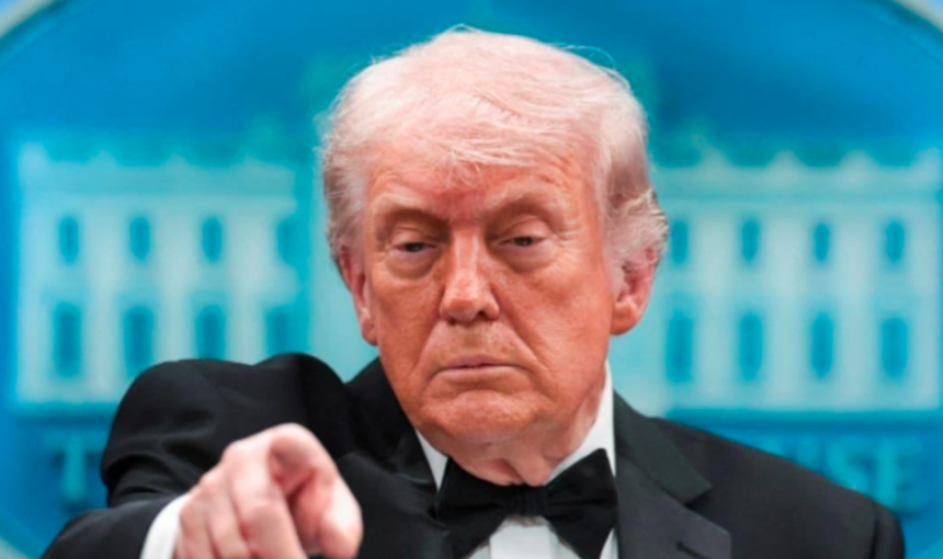 trump 1 TRUMP FIRMA DECRETO QUE ORDENA MAYOR VIGILANCIA SOBRE TRANSFERENCIAS (REMESAS) DE MIGRANTES