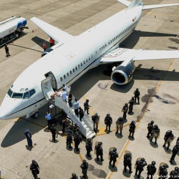 EE. UU. DEPORTA A OTROS 126 VENEZOLANOS EN VUELO DE REPATRIACIÓN HACIA MAIQUETÍA