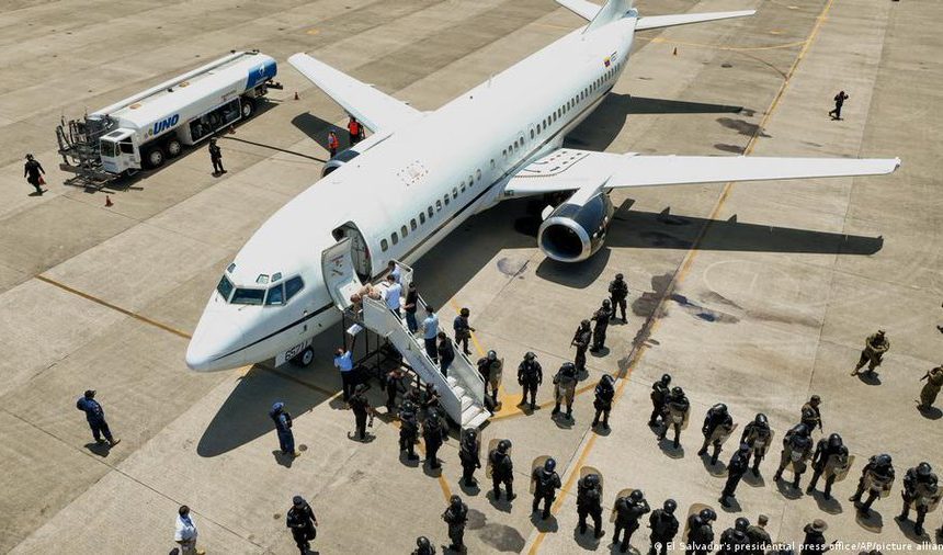 vene EE. UU. DEPORTA A OTROS 126 VENEZOLANOS EN VUELO DE REPATRIACIÓN HACIA MAIQUETÍA