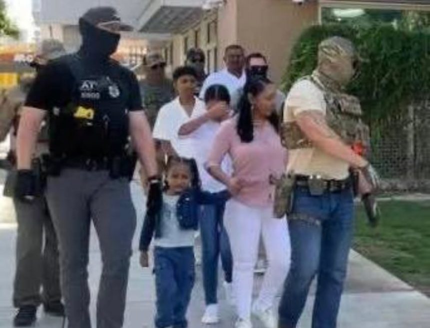 JUEZ FEDERAL PROHÍBE A ICE REALIZAR ARRESTOS EN TRIBUNALES DE INMIGRACIÓN EN TODO ESTADOS UNIDOS
