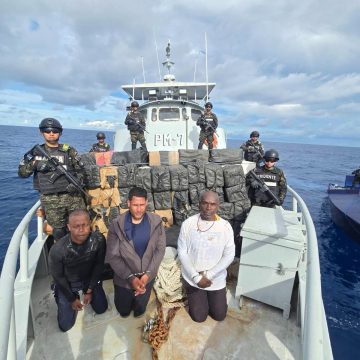 droga 1 EL SALVADOR INCAUTA 6.68 TONELADAS DE COCAÍNA EN OPERACIÓN MARÍTIMA RÉCORD