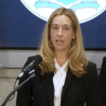 gober 1 GOBERNADORA DE NUEVA JERSEY DENUNCIA RESTRICCIONES DURANTE VISITA A CENTRO DE DETENCIÓN DE ICE