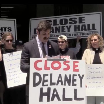 ALCALDE DE NEWARK BUSCARÁ EN TRIBUNALES EL CIERRE DEL CENTRO DE DETENCIÓN DELANEY HALL