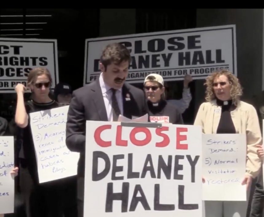 ALCALDE DE NEWARK BUSCARÁ EN TRIBUNALES EL CIERRE DEL CENTRO DE DETENCIÓN DELANEY HALL