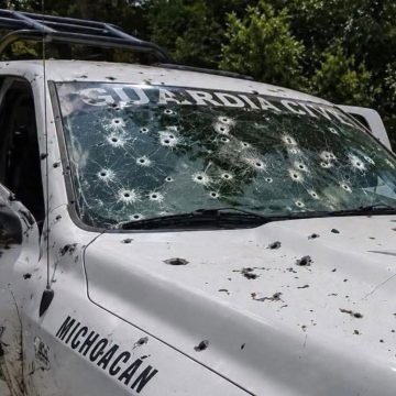 mex 1 EMBOSCADA ARMADA DEJA CINCO POLICÍAS MUERTOS Y CINCO HERIDOS EN MICHOACÁN