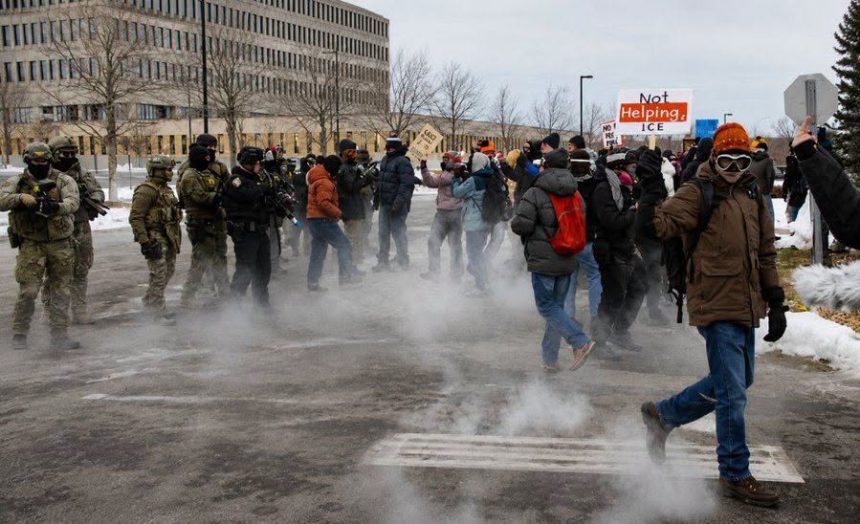 migra HUMAN RIGHTS WATCH DENUNCIA PRESUNTAS VIOLACIONES A DERECHOS HUMANOS DURANTE OPERATIVO MIGRATORIO EN MINNESOTA