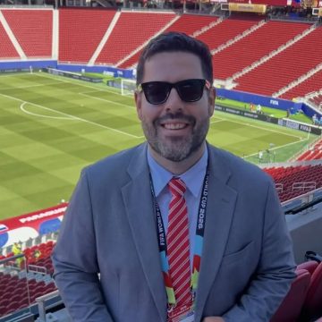 para FIFA REVOCA ACREDITACIÓN A PERIODISTA PARAGUAYO TRAS PRESUNTAS DECLARACIONES OFENSIVAS CONTRA ÁRBITRO SALVADOREÑO