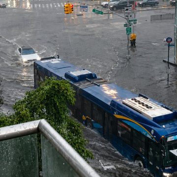 ALERTA POR INUNDACIONES REPENTINAS AFECTA A MILLONES DE PERSONAS EN EL NORESTE DE ESTADOS UNIDOS