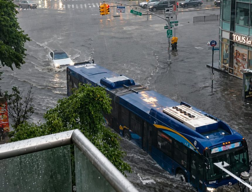 ALERTA POR INUNDACIONES REPENTINAS AFECTA A MILLONES DE PERSONAS EN EL NORESTE DE ESTADOS UNIDOS