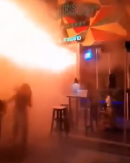 bangok 2 AL MENOS 27 PERSONAS MUEREN Y 35 RESULTAN HERIDAS TRAS INCENDIO EN BAR DE BANGKOK, TAILANDIA