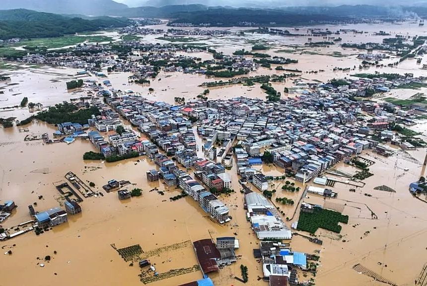AL MENOS 15 FALLECIDOS Y MÁS DE 275 HERIDOS POR INUNDACIONES PROVOCADAS POR INTENSAS LLUVIAS EN CHINA